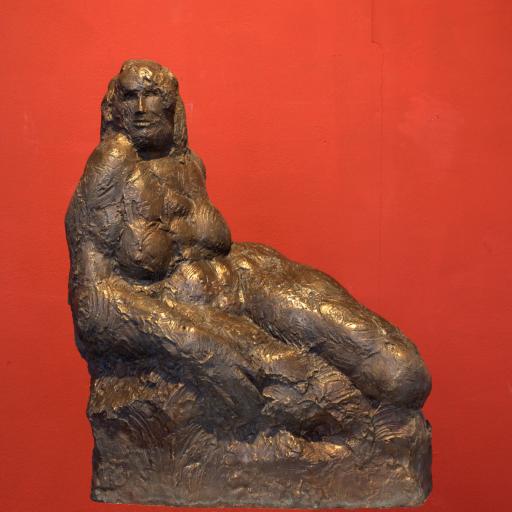 Wieland Förster. Kleine Sitzende mit aufgestütztem Arm. 1984. Bronze