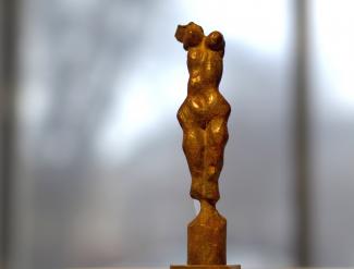 Wieland Förster, Kleines Nikenfragment, Bronze
